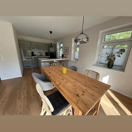 Haus 1 *